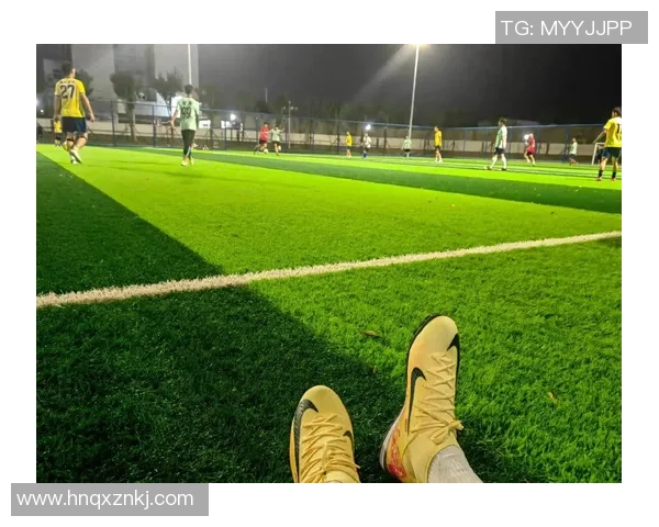 足球巨星亲自下场体验虚拟绿茵激情畅玩真实感十足的足球游戏